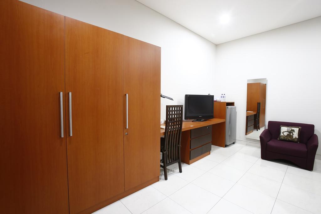 Reddoorz @ Menteng Giacarta Esterno foto