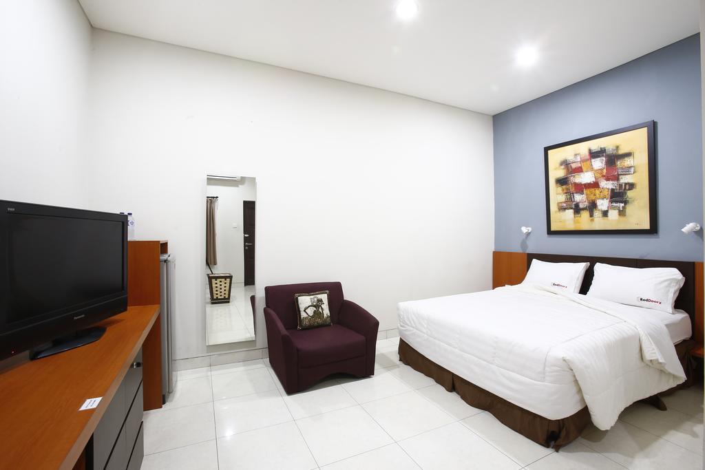 Reddoorz @ Menteng Giacarta Esterno foto