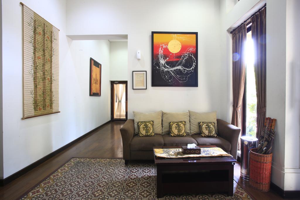 Reddoorz @ Menteng Giacarta Esterno foto