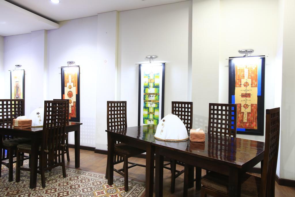 Reddoorz @ Menteng Giacarta Esterno foto
