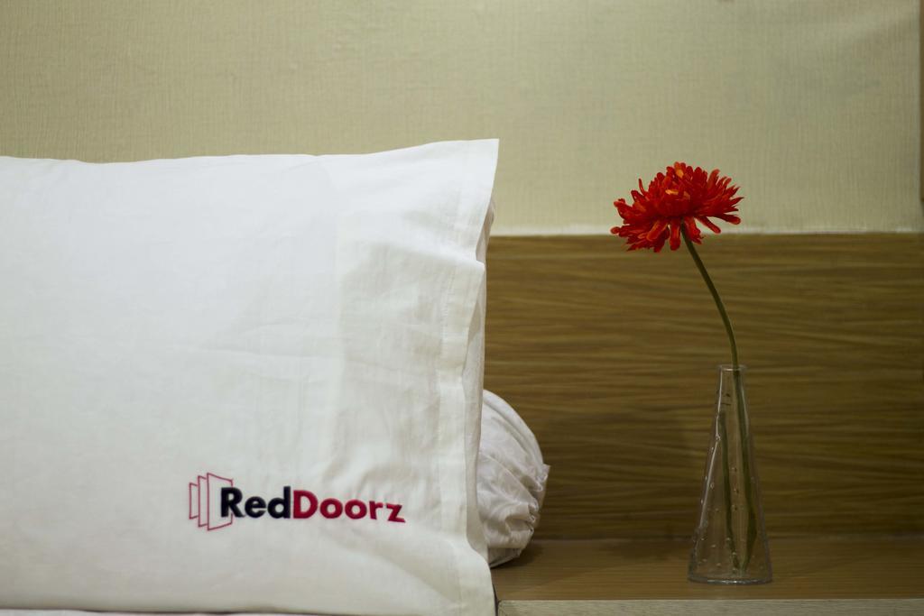 Reddoorz @ Menteng Giacarta Esterno foto