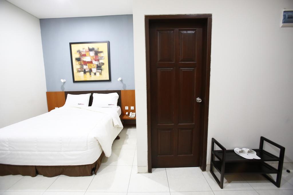Reddoorz @ Menteng Giacarta Esterno foto