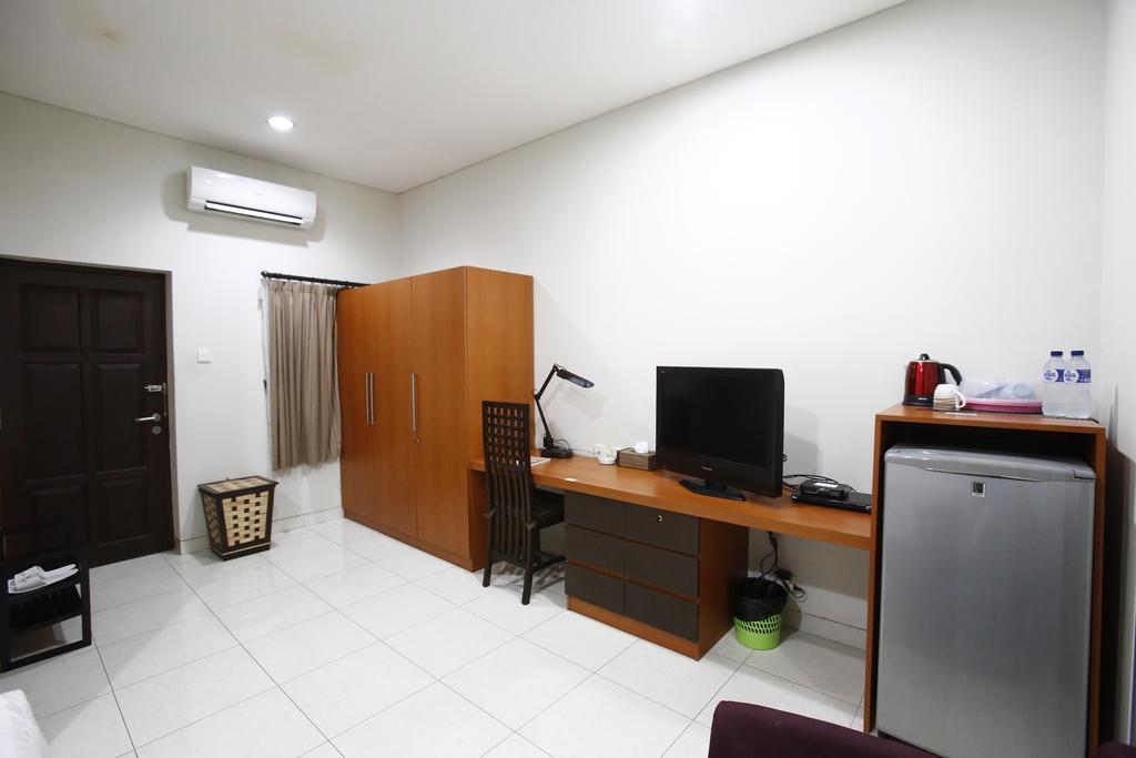 Reddoorz @ Menteng Giacarta Esterno foto